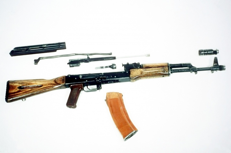 Файл:AK-74 DA-ST-89-06610.jpg