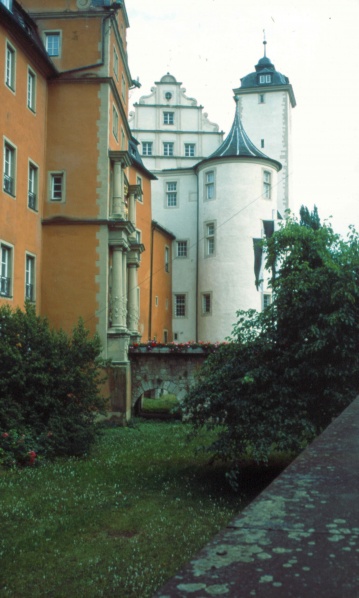 Файл:Badmgh schloss seite.jpg